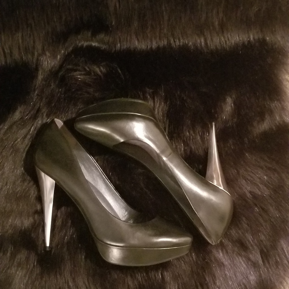 Kenneth Cole Ring True Pumps sz 7